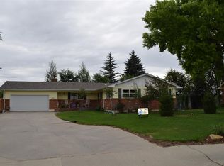 802 Grant Ave, Glenrock, WY 82637