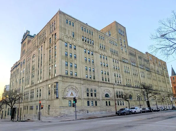 270 East Highland AVENUE #812, Milwaukee, WI 53202