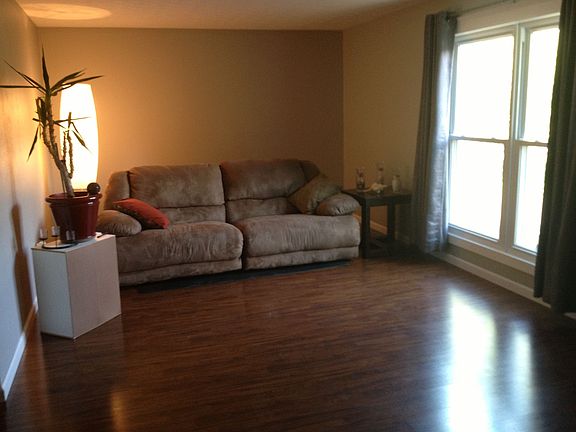 2nd image of 991 Berkshire Dr