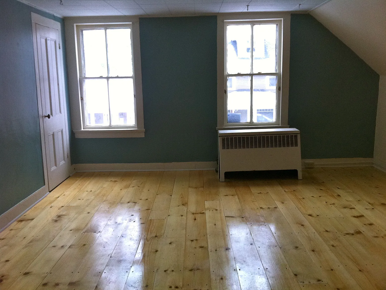 2 bed, 1300 sqft, $1,950 — Photo 2