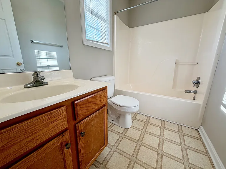 Somerset Court Apartments — Photo 17