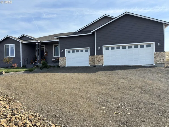 700 Dooley Rd, Centerville, WA 98613