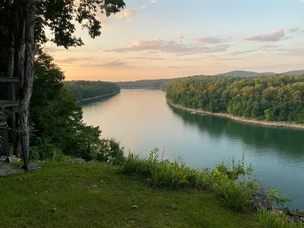 12 Woodson Bend Resort Dr, Bronston, KY 42518