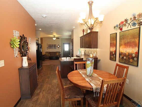 5th image of 707 E El Dorado Ct