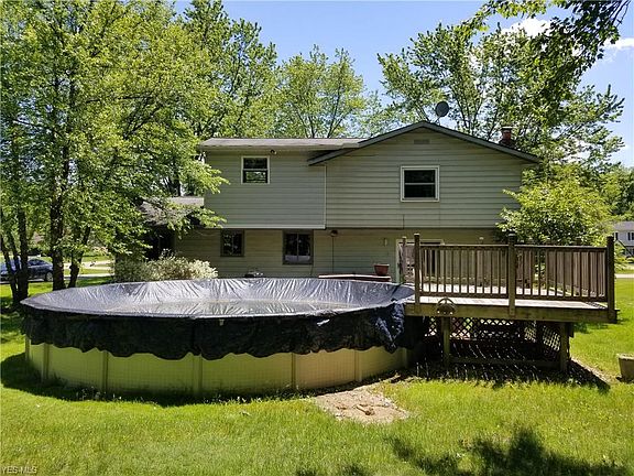 3rd image of 12480 Woodridge Dr