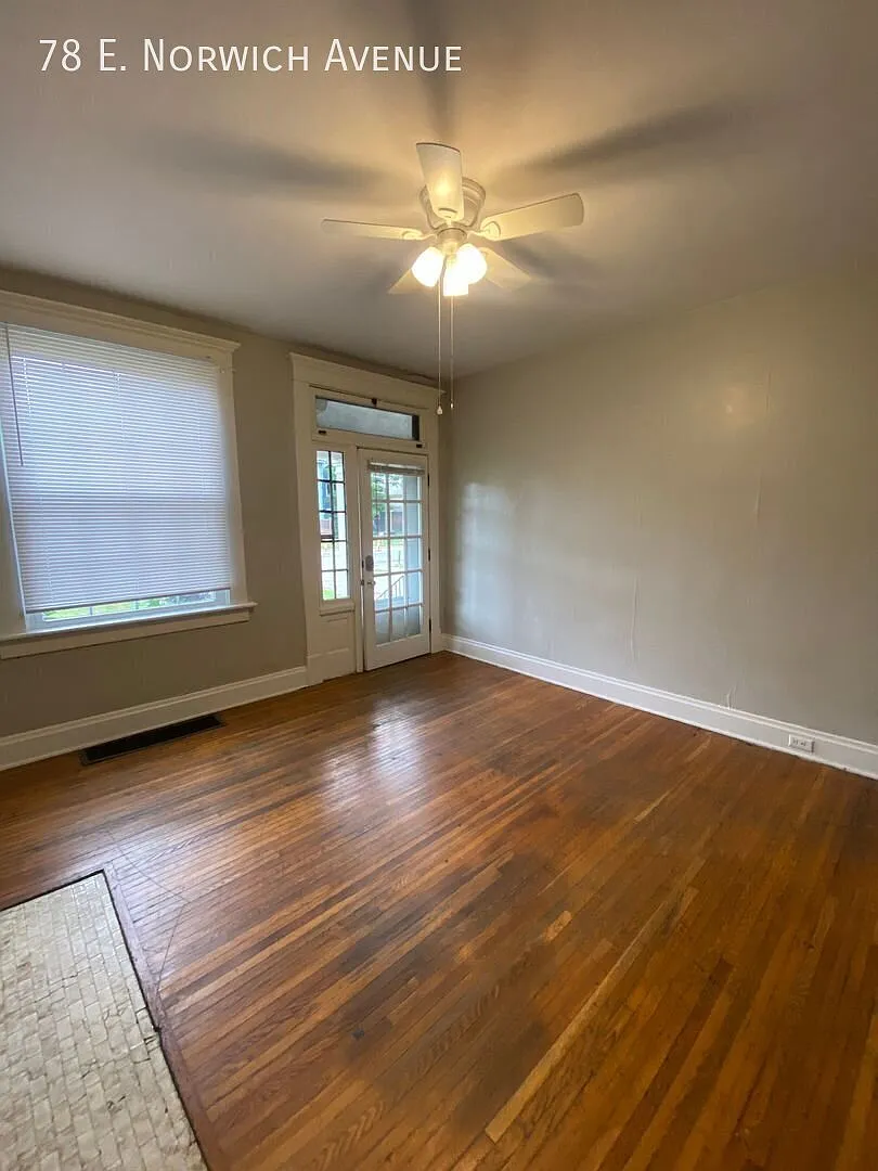 Beautiful 2 Bed 1 Bath Townhome on Norwich! leasing for Fall 2027! — Photo 4