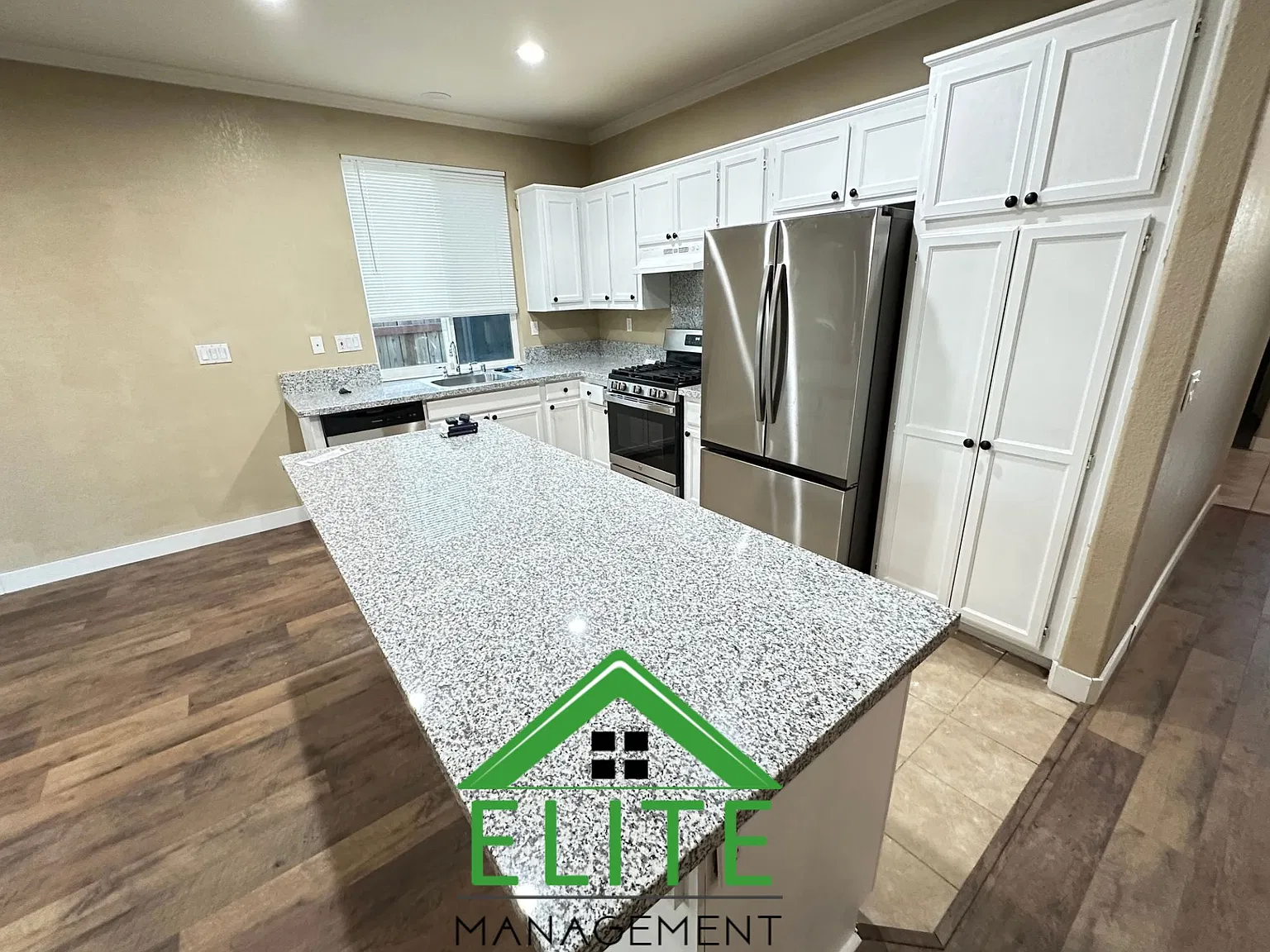 3 bed, 1416 sqft, $2,795 — Photo 2