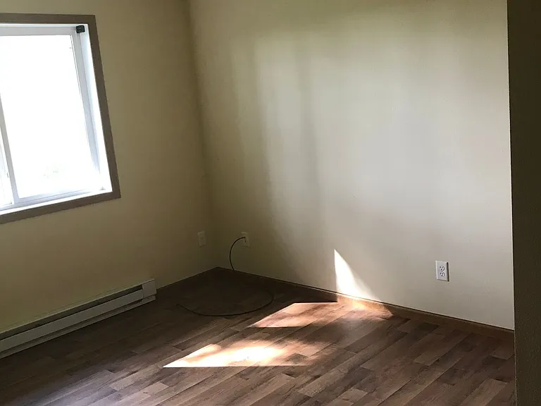 5557-5559 Cyndi Ct — Photo 19