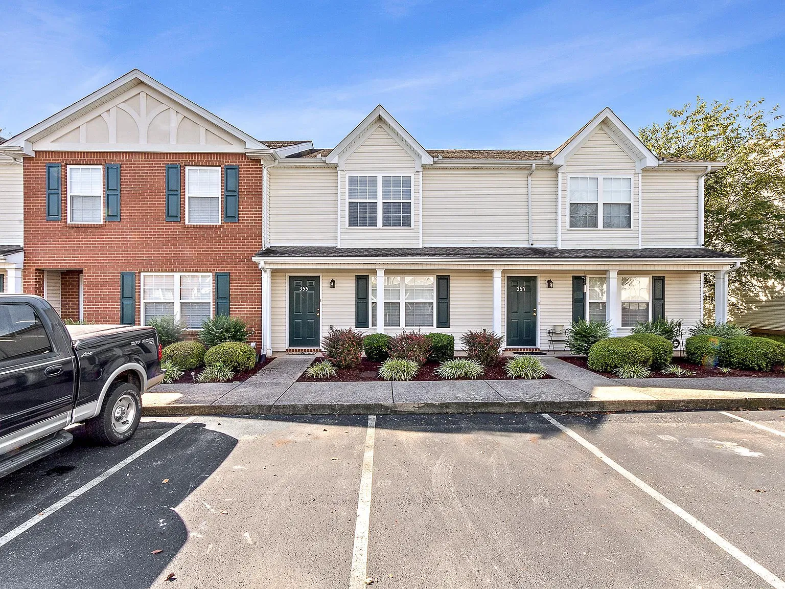 2 bed, 2.5 bath, 1260 sqft, $1,500 — Photo 1