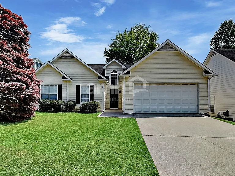 740 Chatham Park Dr — Photo 1