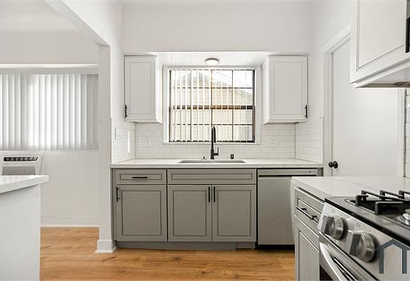 5th image of 1159 1/2 N Virgil Ave