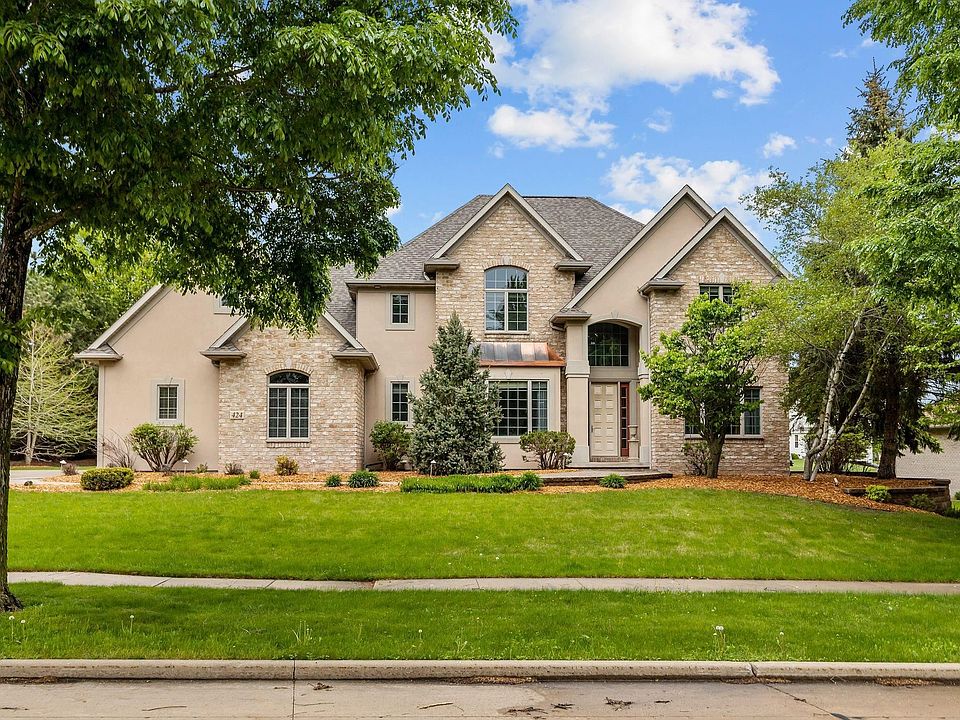 1st image of 424 E Tallgrass Dr