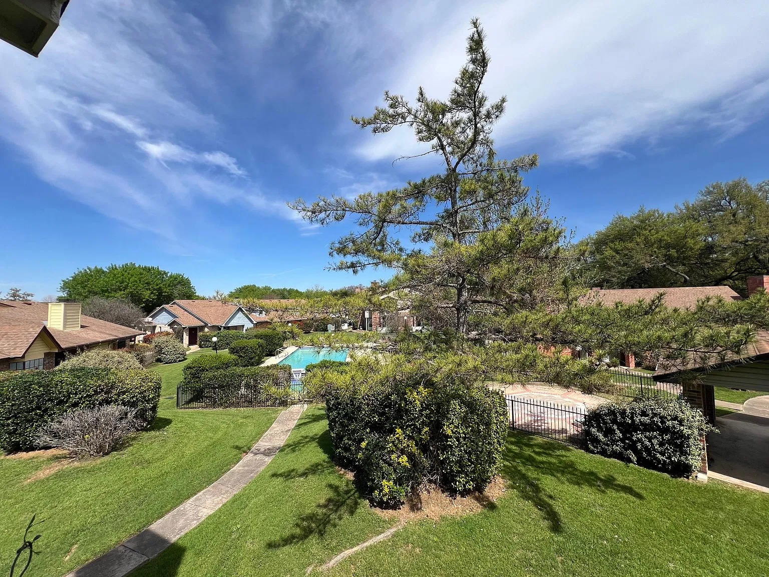 1601 Faro Dr — Photo 3