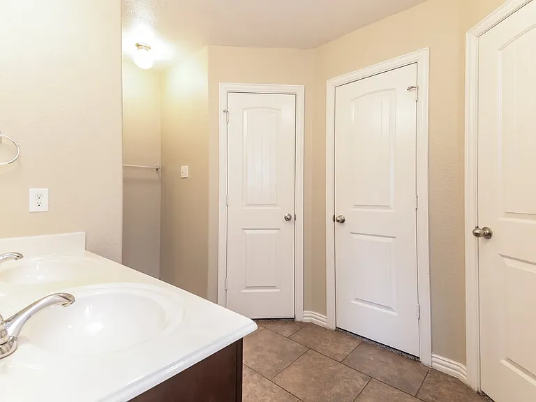 7645 Hollow Point Dr — Photo 12