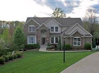 1327 River Run Dr, Macedonia, OH 44056