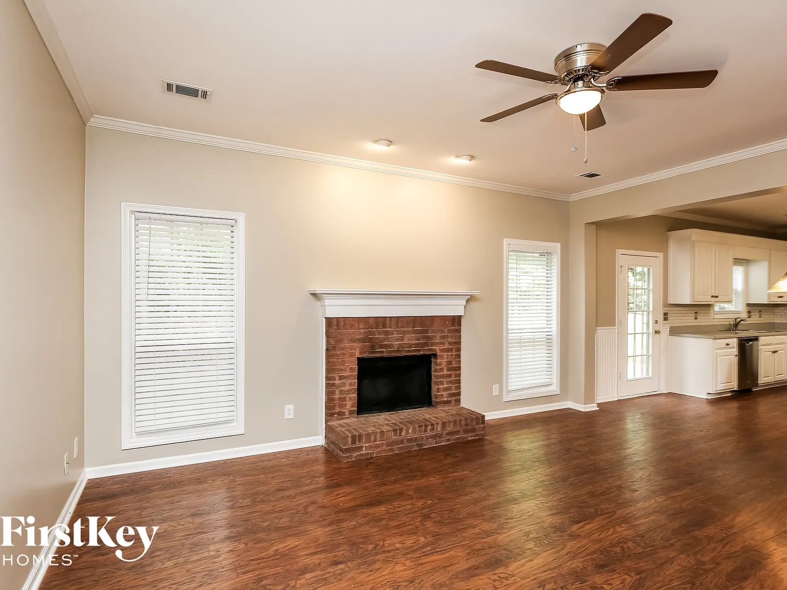 4 bed, 2.5 bath, 2836 sqft, $3,225 — Photo 2