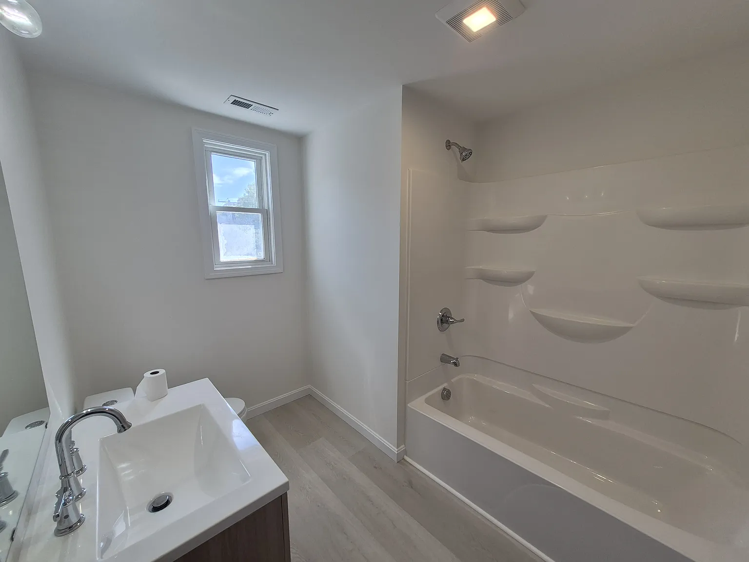 3 bed, $2,900 — Photo 2