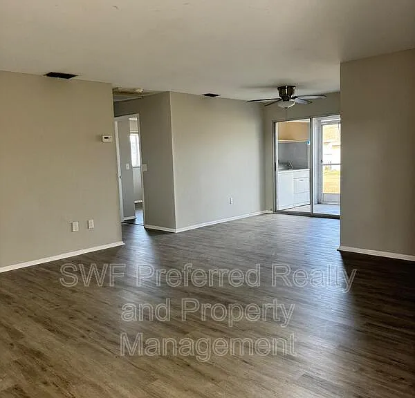 533 SE 6th Ave #2 — Photo 2