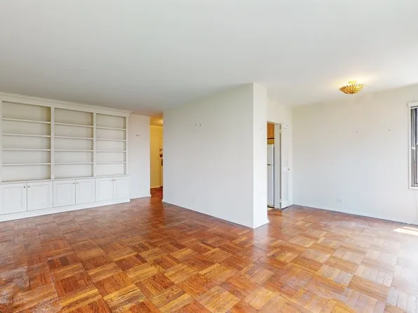 55 East End Avenue image 2 of 14