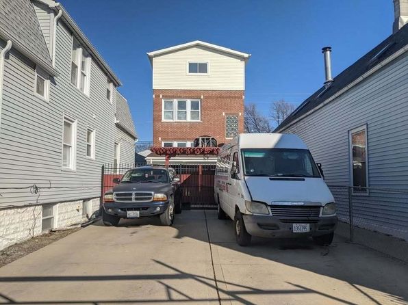 2131 N Lorel Ave APT 1