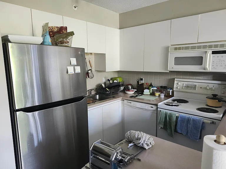 1633 W 8th Ave #3 — Photo 4