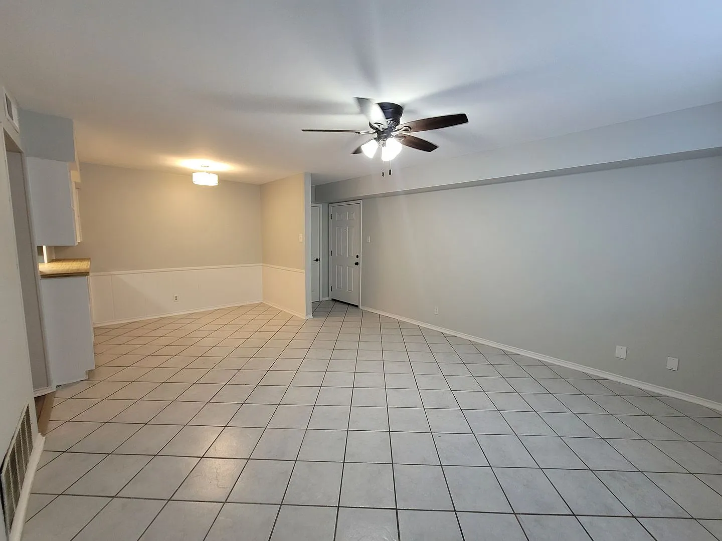 2 bed, 828 sqft, $1,075 — Photo 3