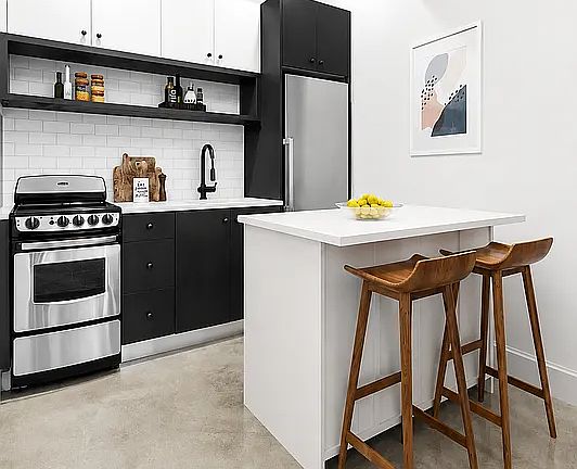 4th image of 30 Belvidere St #2