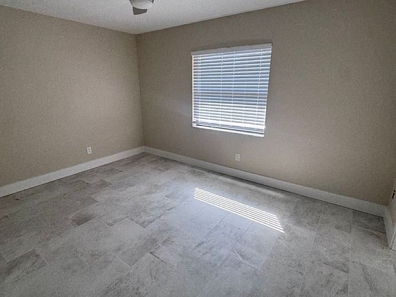 5th image of 539 E Curlew Pl