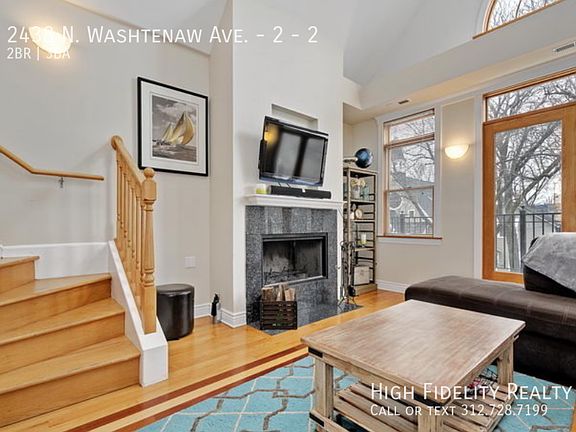 5th image of 2438 N Washtenaw Ave #2