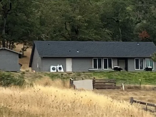 1780 Wards Creek Rd, Rogue River, OR 97537