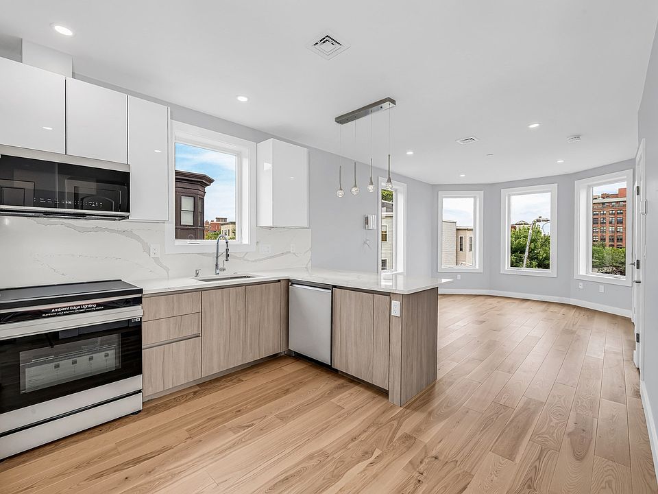 1st image of 181 Maverick St #Penthouse