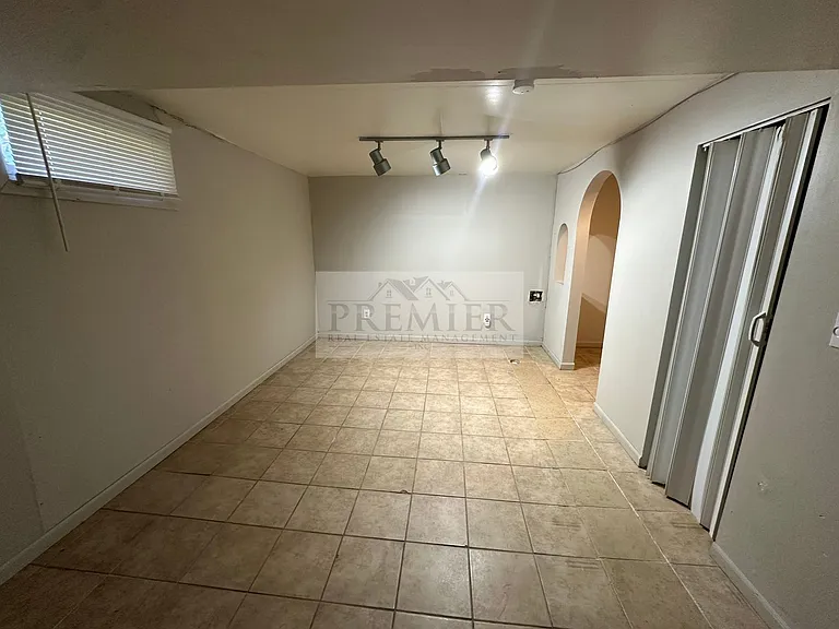 8406 E 92nd Pl — Photo 16