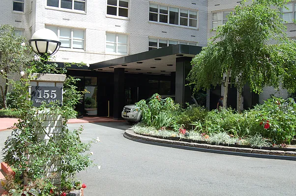 Rented by Anita Loewy, Inc | media 22