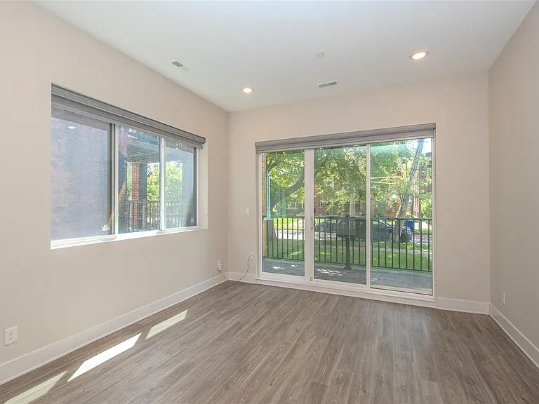4530 Commonwealth St #1 — Photo 18