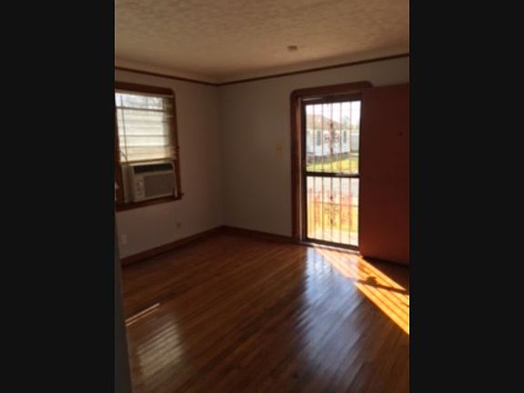 5th image of 4235 Touro St