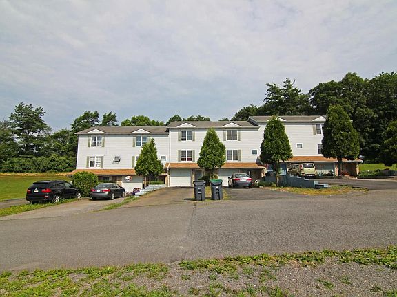 2nd image of 157 Victoria Arms Cir