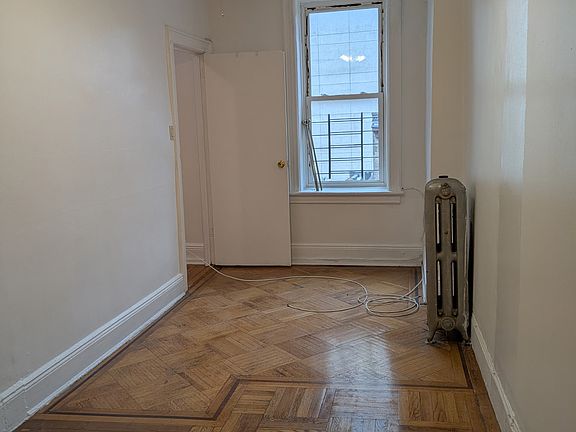 3rd image of 303 Livingston St #4