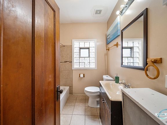5th image of 4319 W Schubert Ave #2