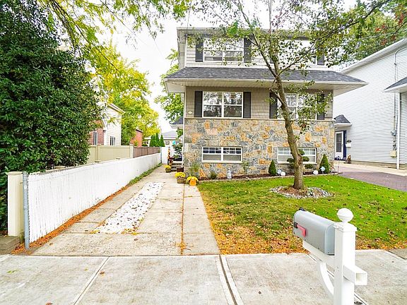 4th image of 37 Ardmore Ave