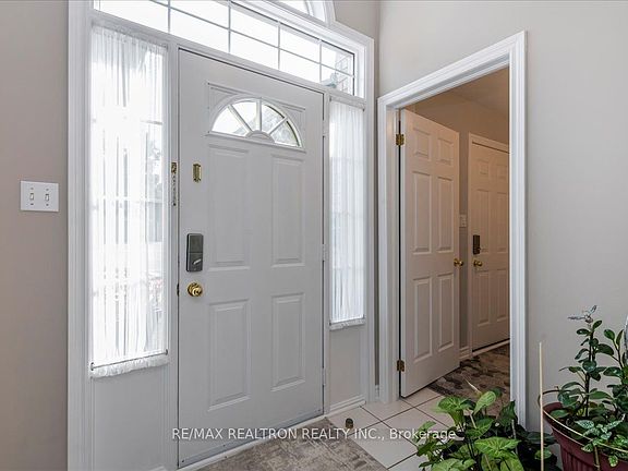 5th image of 44 Columbia Rd