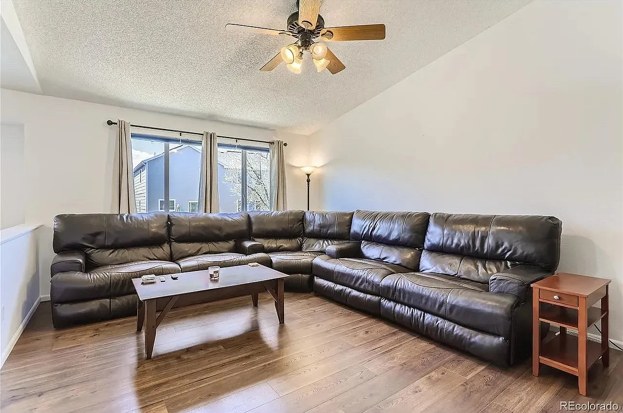 3 bed, 3.0 bath, 1490 sqft, $2,600 — Photo 3