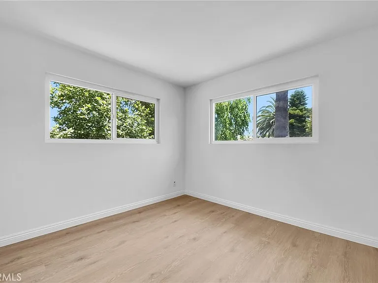 18515 Los Machos Dr — Photo 18