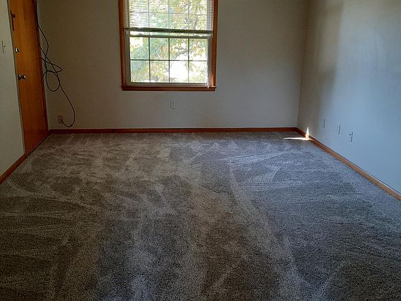 2nd image of 1890 NW Washington Blvd APT 4
