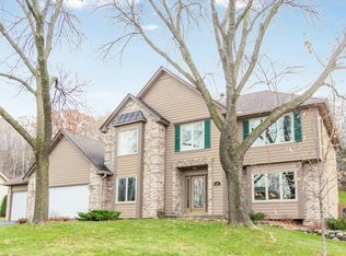 171 Carriage Ln, Burnsville, MN 55306