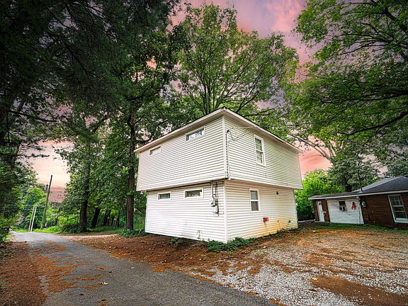 3rd image of 806/806 1/2 Hermitage Dr
