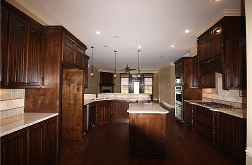 3rd image of 1620 Whippoorwill Ln