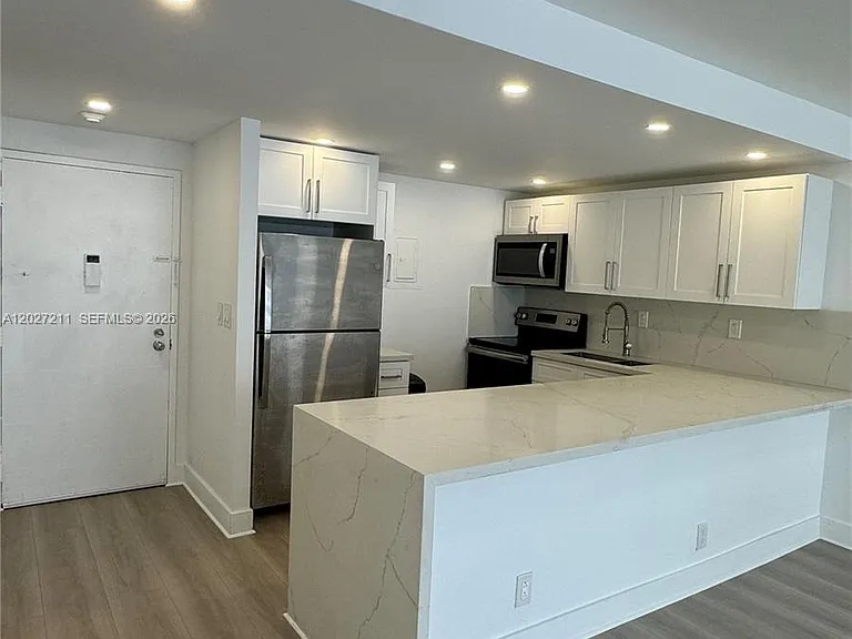 16710 NE 9th Ave #409 — Photo 3