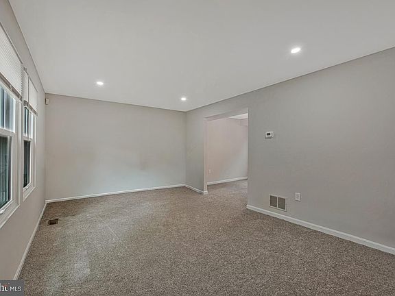 5th image of 2404 Old Brooks Dr