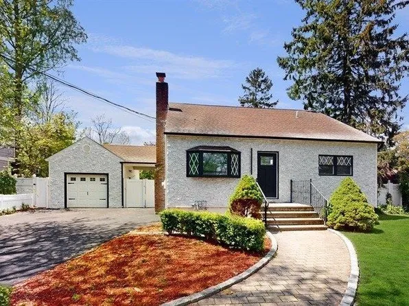 40 Champlin Avenue, East Islip, NY 11730