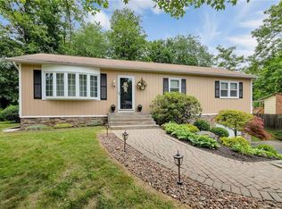 14 Reggie Dr, Wappingers Falls, NY 12590
